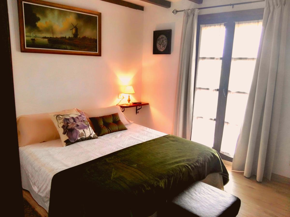 Hostal Mies De 3*