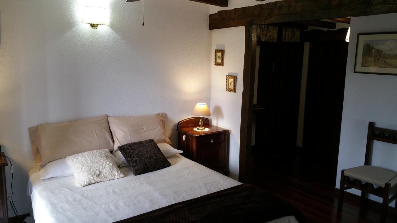 Hostal Mies De