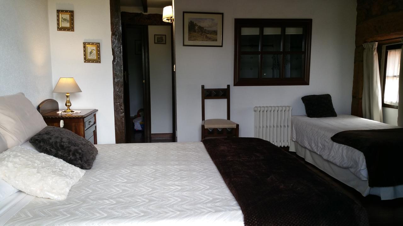 Hostal Mies De 3*